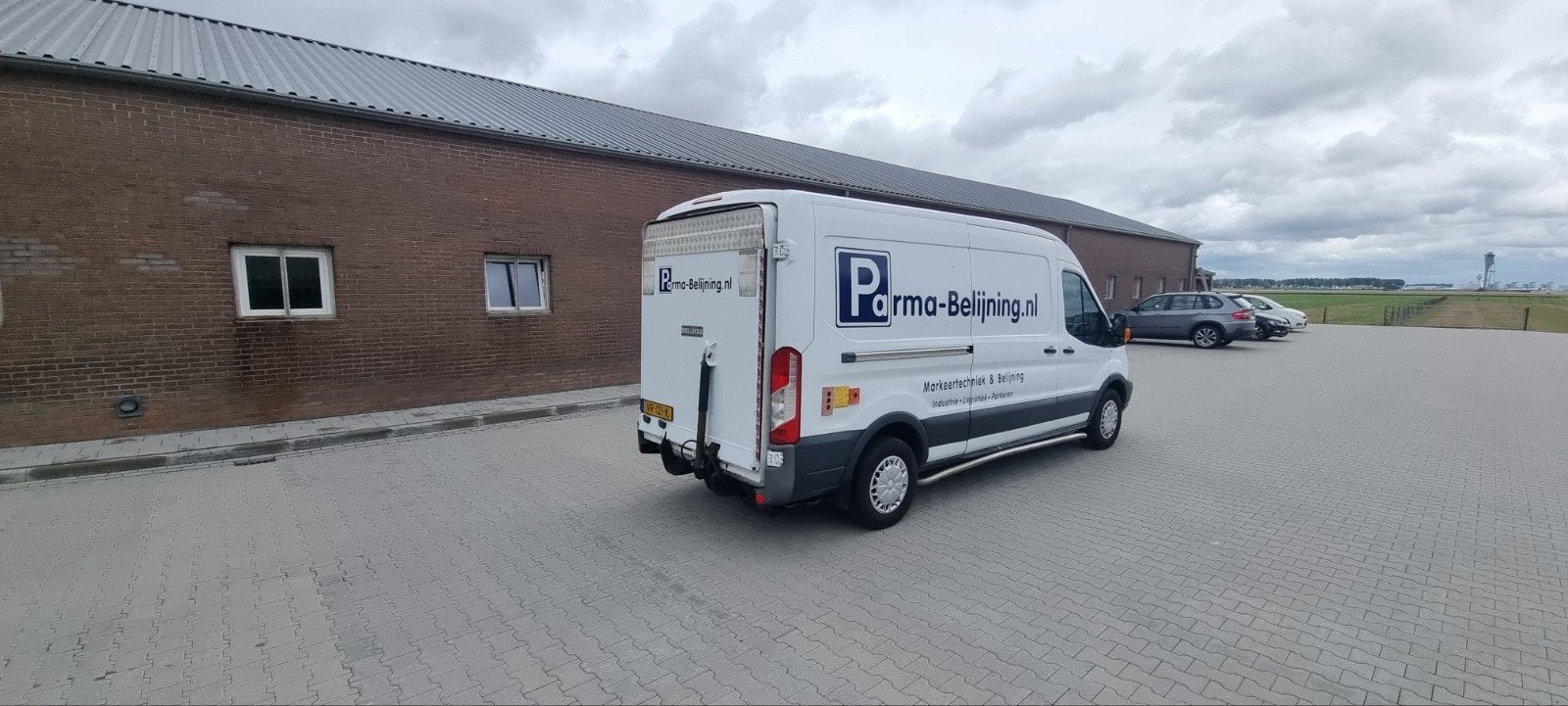 Ford Transit 2.2 Tdci 74KW Tourneo 2015 met laadklep, Euro 5, Stof, Zwart, 4 cilinders