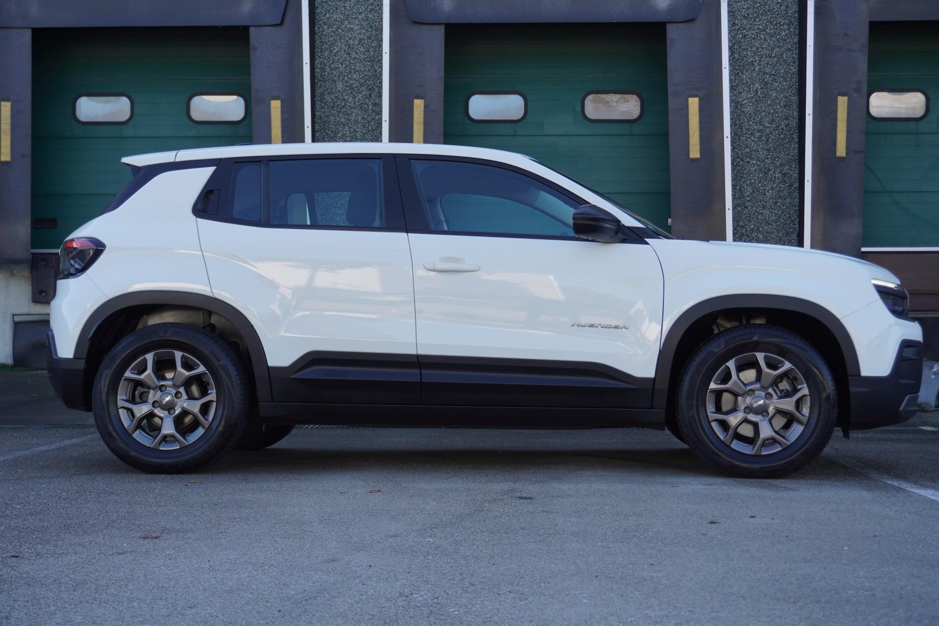 Jeep Avenger 156pk Longitude 54 kWh | Apple CarPlay / Androi, Auto's, 12 maanden, Stof, Gebruikt, 156 pk