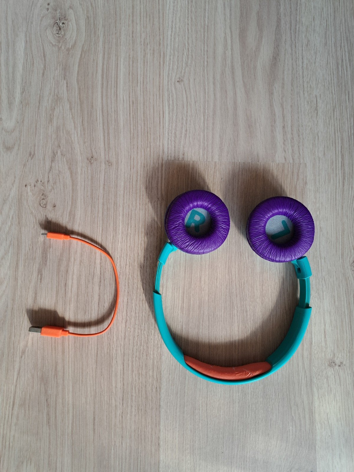 JBL Kinder Koptelefoon met Oplader - Turquoise/Paars, Audio, Tv en Foto, Meerkleurig, Gebruikt, Draadloos, JBL