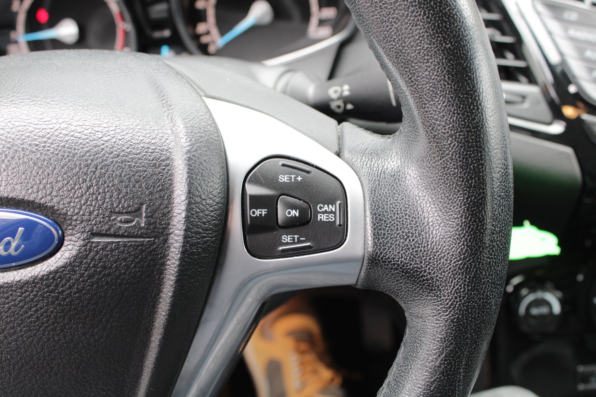 Foto 14 van Ford Fiesta 1.0 Titanium / Airco / Cruise Control / Elektirs