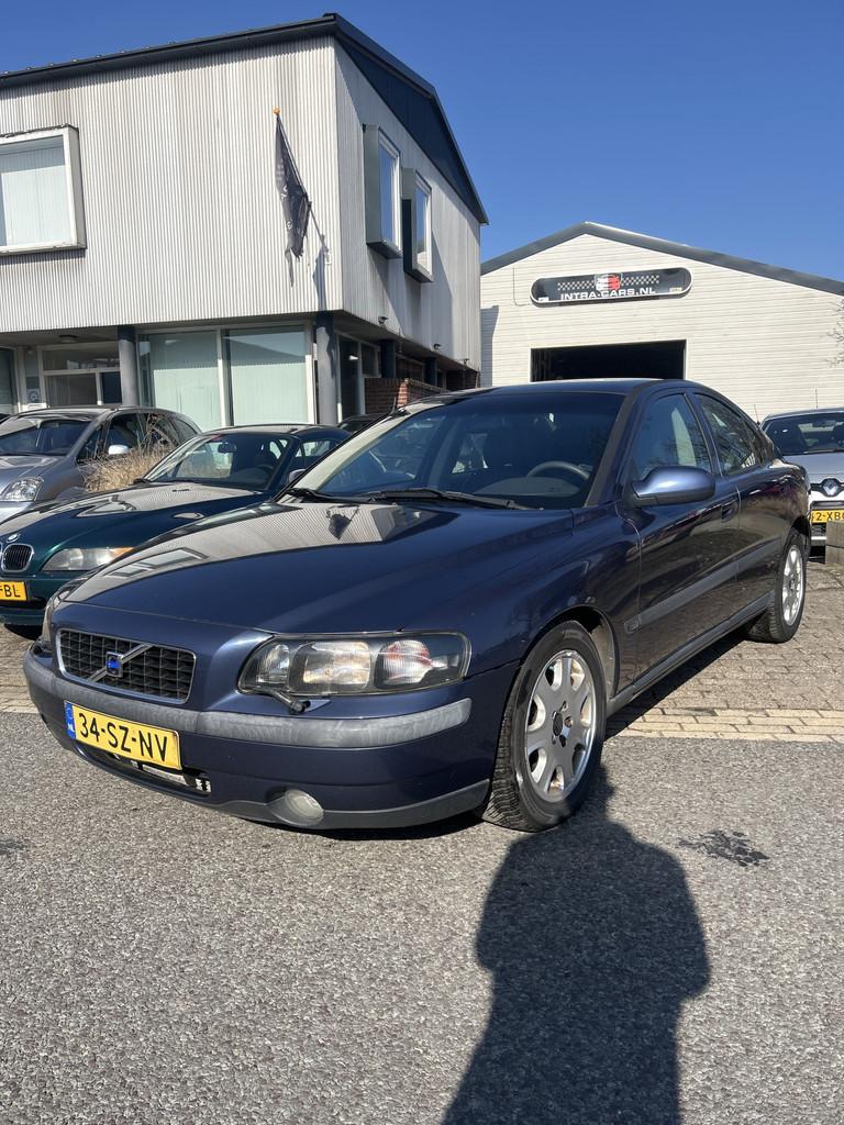 Volvo S60 2.4 Edition Goed rijdende S60 met bijna alle optie, Auto's, Voorwielaandrijving, Gebruikt, Blauw, S60