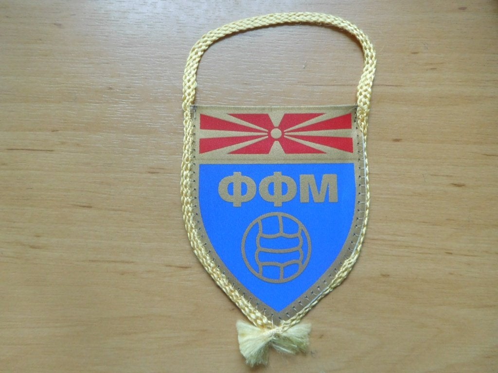 origineel voetbal vaantje FFM voetbalbond Macedoië, Verzenden, Zo goed als nieuw, Buitenlandse clubs, Vaantje of Sjaal