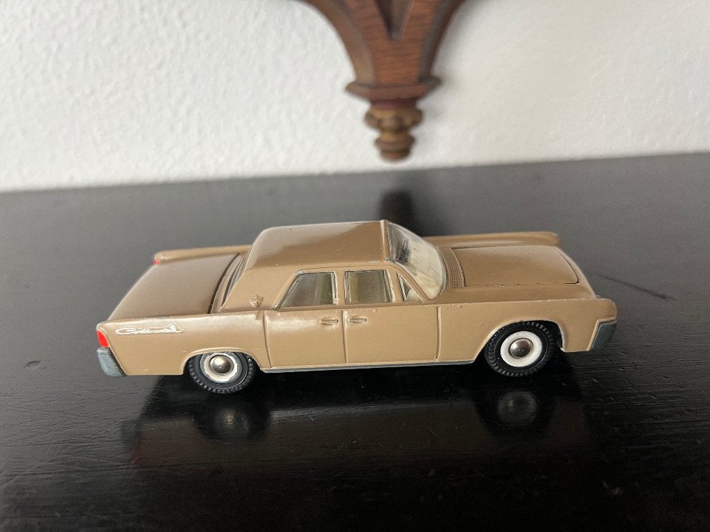 Tekno Denmark 829 Lincoln Continental (Zeldzame kleur), Hobby en Vrije tijd, Modelauto's | 1:43, Ophalen of Verzenden, Zo goed als nieuw