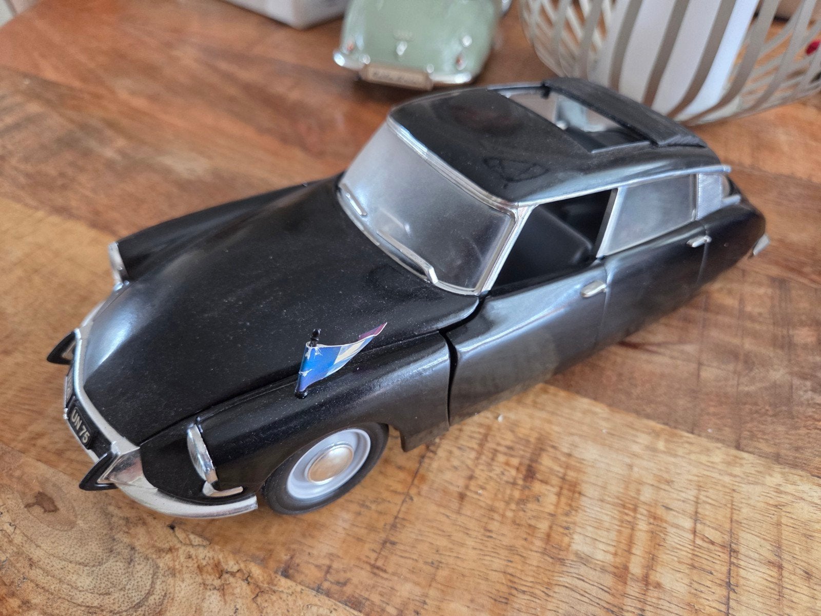 Citroën DS 19 zwart 1963 Solido schaal 1:18, Hobby en Vrije tijd, Modelauto's | 1:18, Gebruikt, Auto, Ophalen of Verzenden, .