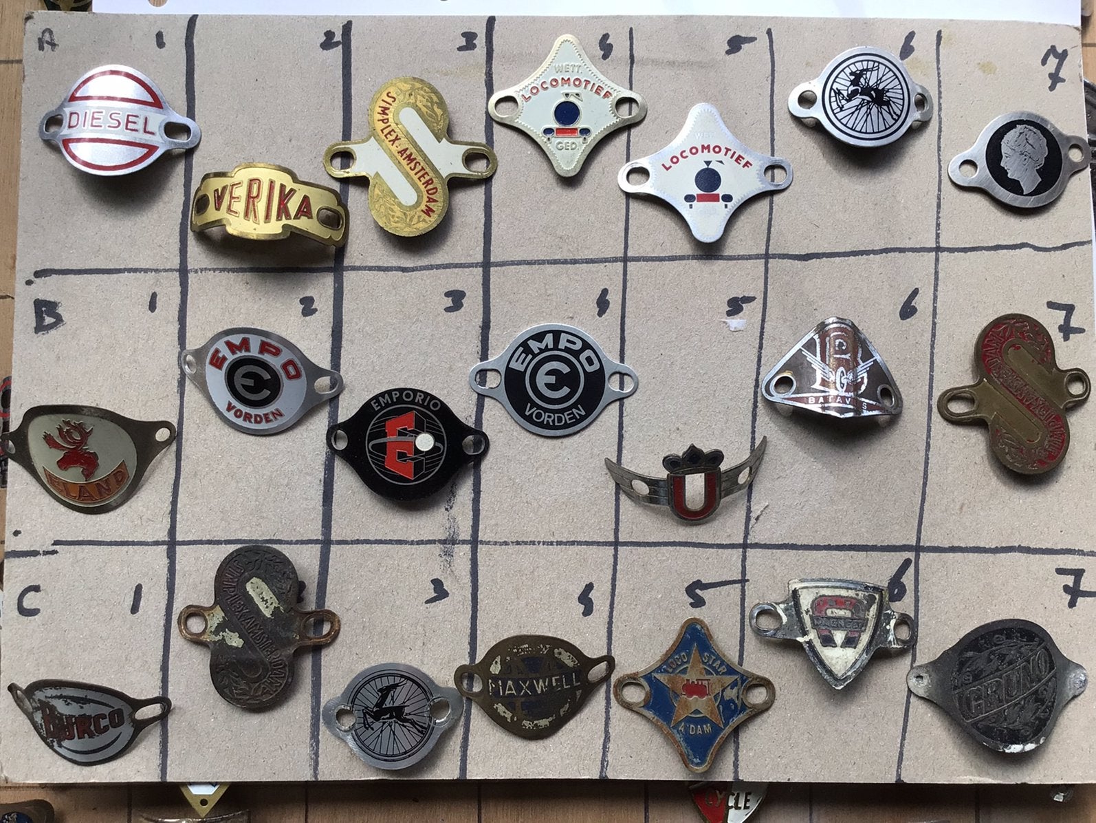 Oldtimer Achterspatbord emblemen, Ophalen of Verzenden, Nieuw