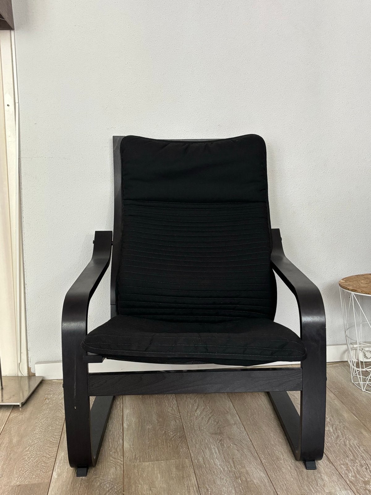 IKEA Poäng stoel met zwarte kussens, Ophalen, Zwart, Zo goed als nieuw, Eén