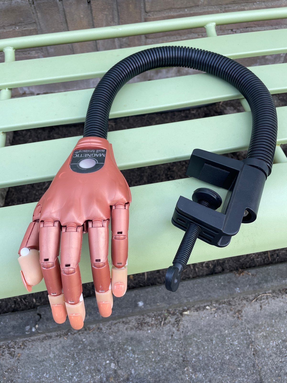 Oefen hand nagelstyliste, Ophalen