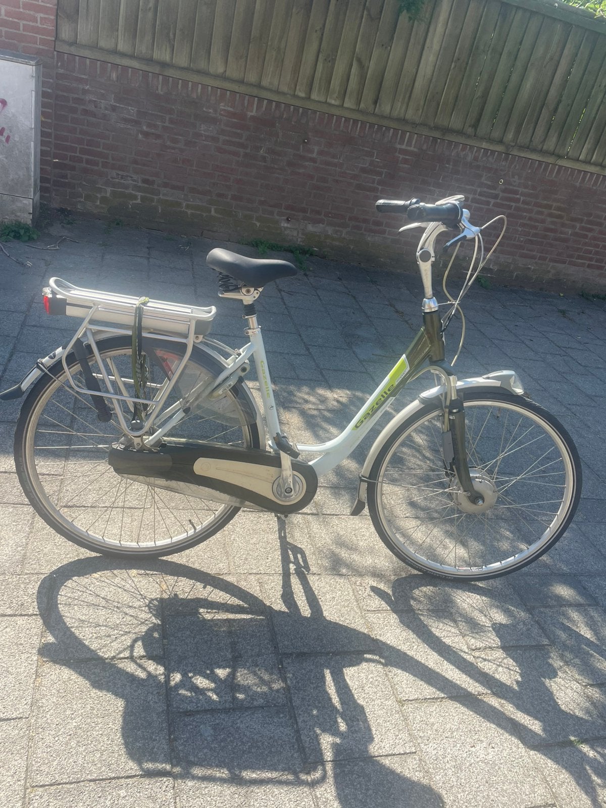 Tekoop dames elektrische fiets gazelle 28 inch, Ophalen, Zo goed als nieuw, 47 tot 51 cm, Gazelle