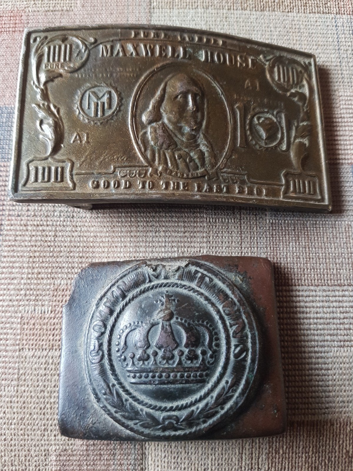 Schuurvondst, 2 militairen gespen., Ophalen of Verzenden, Landmacht, Duitsland, Embleem of Badge