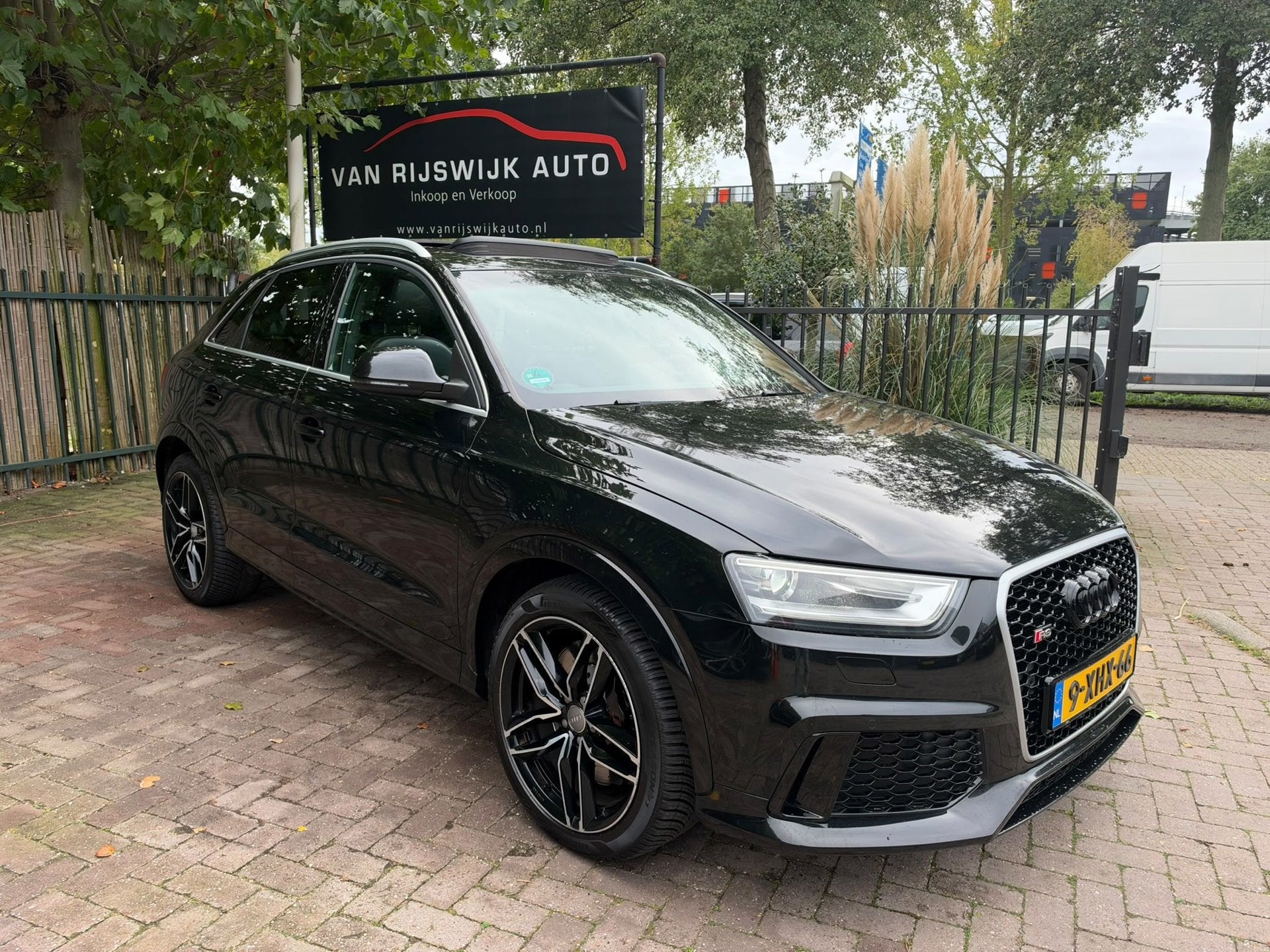 Audi Q3 2.5 TFSI RS Q3 Quattro Dealer Ond Ex Bpm Full Option, Auto's, Automaat, Euro 5, Gebruikt, Xenon verlichting