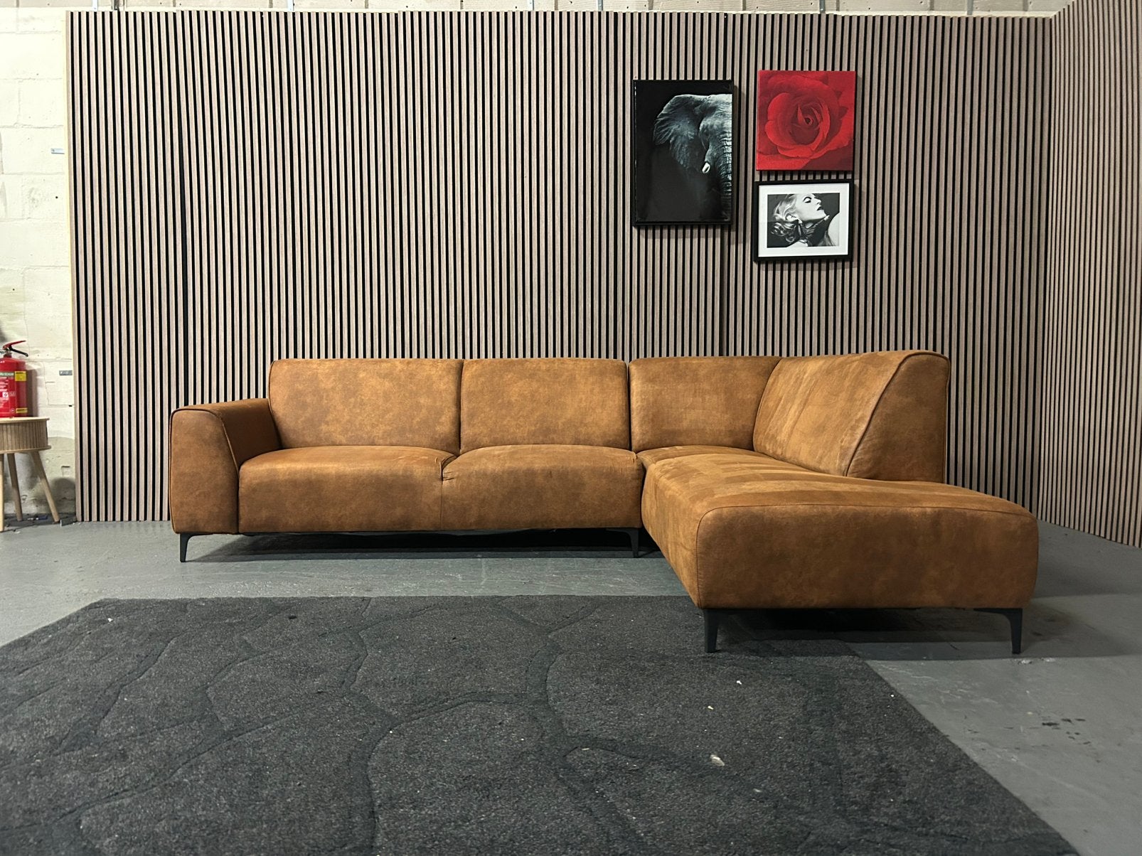 GRATIS LEVERING Hoekbank Cognac Microleder 275X220 GEREINIGD, 250 tot 300 cm, Hoekbank, Ophalen of Verzenden, Zo goed als nieuw