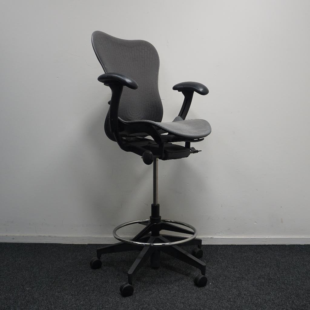 Herman Miller Mirra 2 Baliestoel | Grafit | Stof | Mesh, Gebruikt, -, -, Ophalen of Verzenden