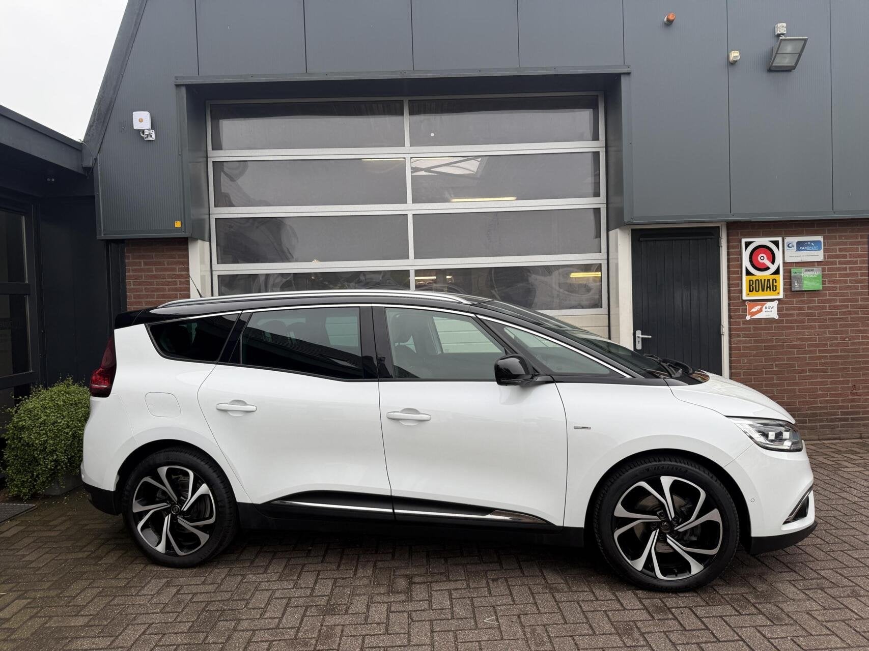Renault Grand Scenic 1.3 TCe Bose 7p. CARPLAY *ALL-IN PRIJS*, 12 maanden, 4 cilinders, Wit, 84 €/maand