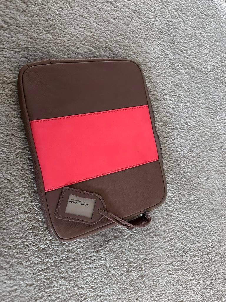 Cowboysbag hoes voor ipad, Ophalen of Verzenden, Nieuw, Bescherming voor- en achterkant