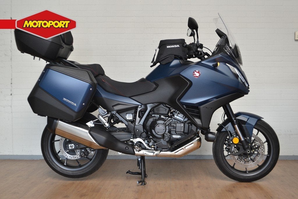 Honda NT 1100 DCT (bj 2024), Dorneveld 180-184
B-1731  Zellik, BE, Honda Motor Europe, Bedrijf, Toermotor