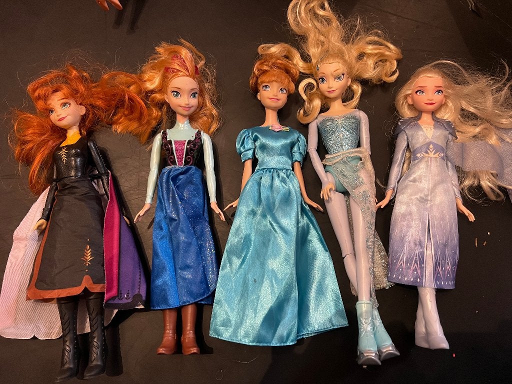 Anna Elsa poppen barbies Disney Frozen ijsdanseres prinses, Kinderen en Baby's, Ophalen of Verzenden, Zo goed als nieuw, Barbie