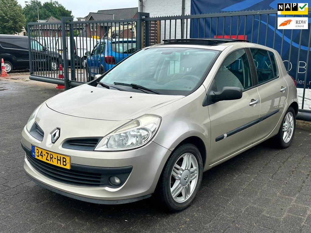 Renault Clio 1.6-16V Dynamique S / PANORAMADAK / AIRCO / CRU, Voorwielaandrijving, Gebruikt, 4 cilinders, Leder en Stof