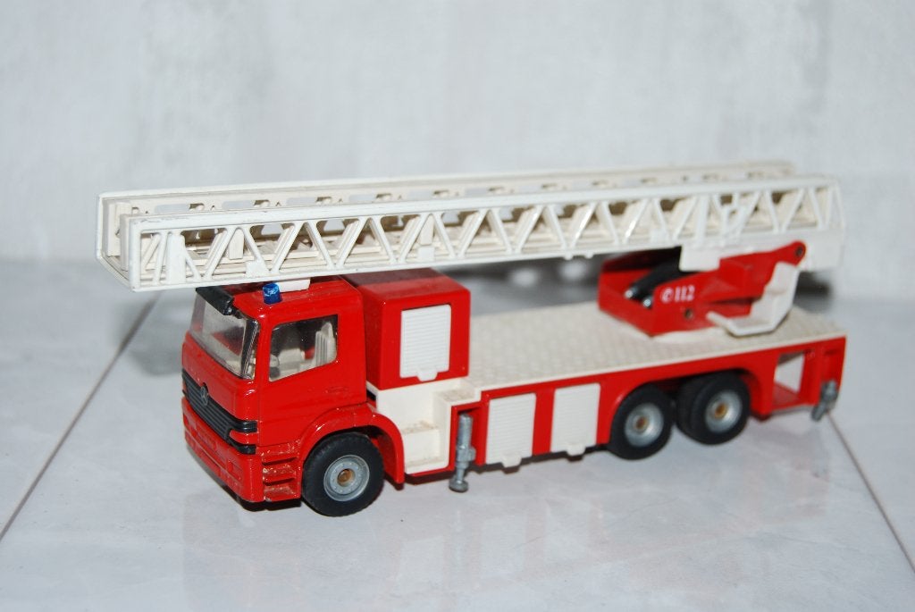 Siku Mercedes Atego Ladderwagen (3433), Ophalen of Verzenden, Gebruikt, Bus of Vrachtwagen, SIKU