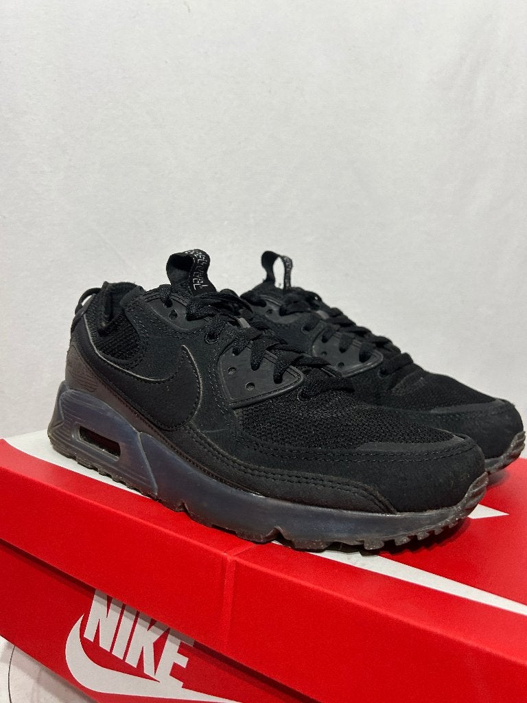 ALS NIEUW! Maat 42,5 - Nike Air Max 90 Terrascape Black, Verzenden, Zwart, Nike, Zo goed als nieuw