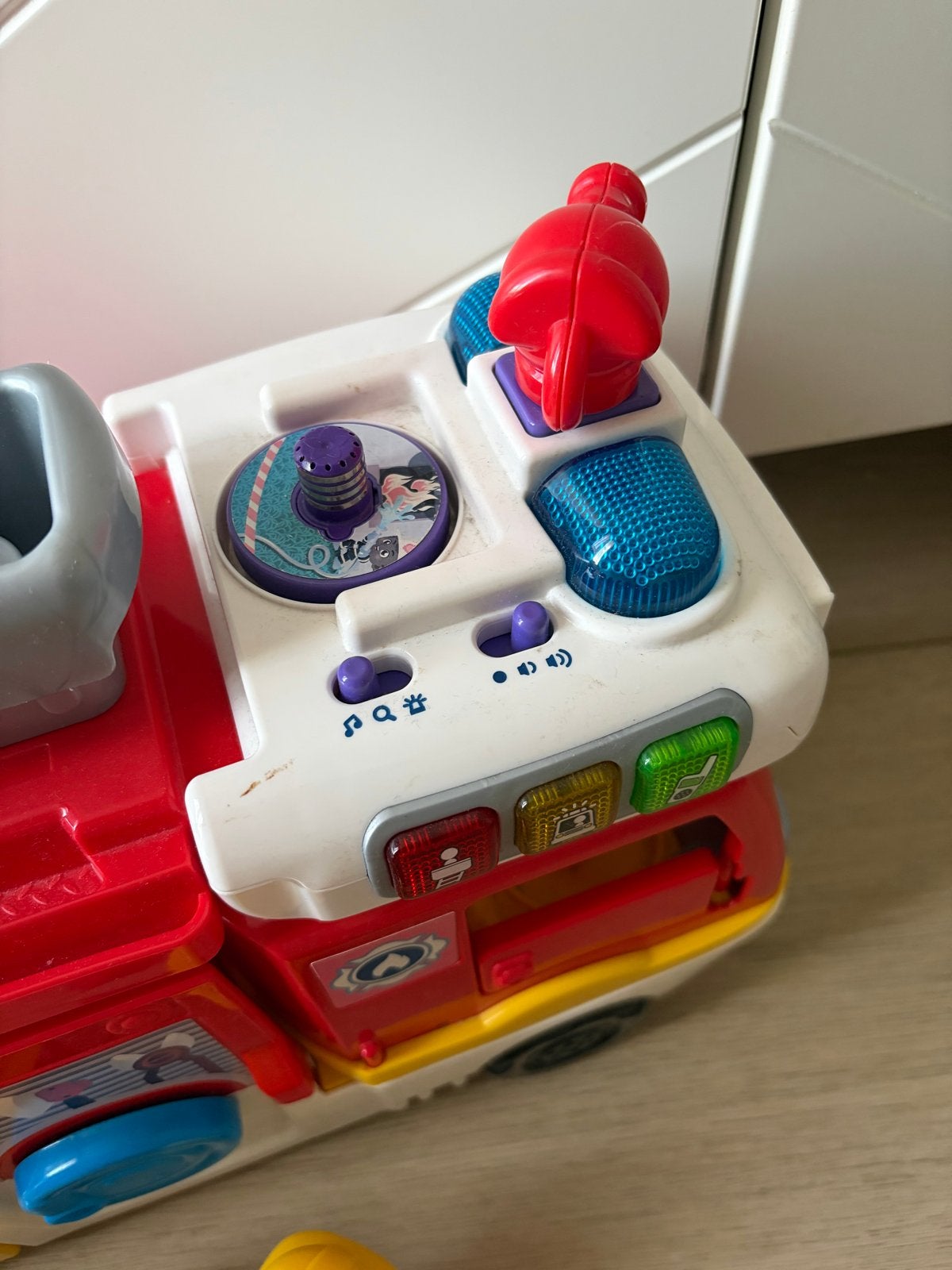 Vtech 2-in-1 Brandweerwagen met brandweermannen, Ophalen, Gebruikt, 2 tot 4 jaar
