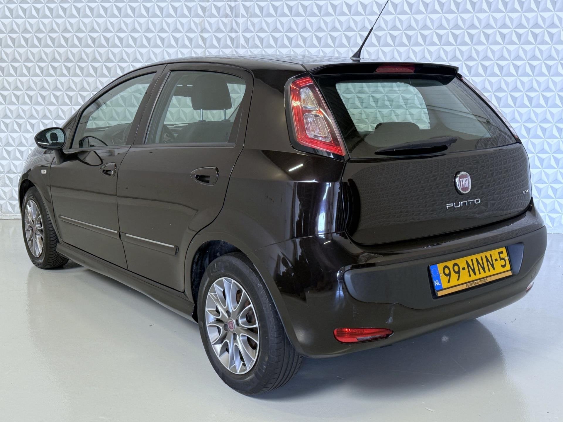 Fiat Punto Evo 1.3 M-Jet Dynamic EXPORT / MOTOR TIKT?! (2010, Auto's, Voorwielaandrijving, Euro 5, 28 km/l, Gebruikt