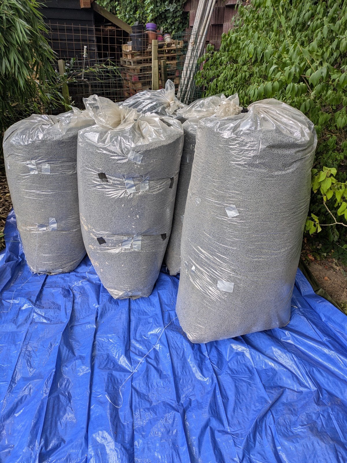 Gratis op te halen. EPS parels bodem isolatie 10-15m³, Ophalen, 12 cm of meer, Zo goed als nieuw, 15 m² of meer