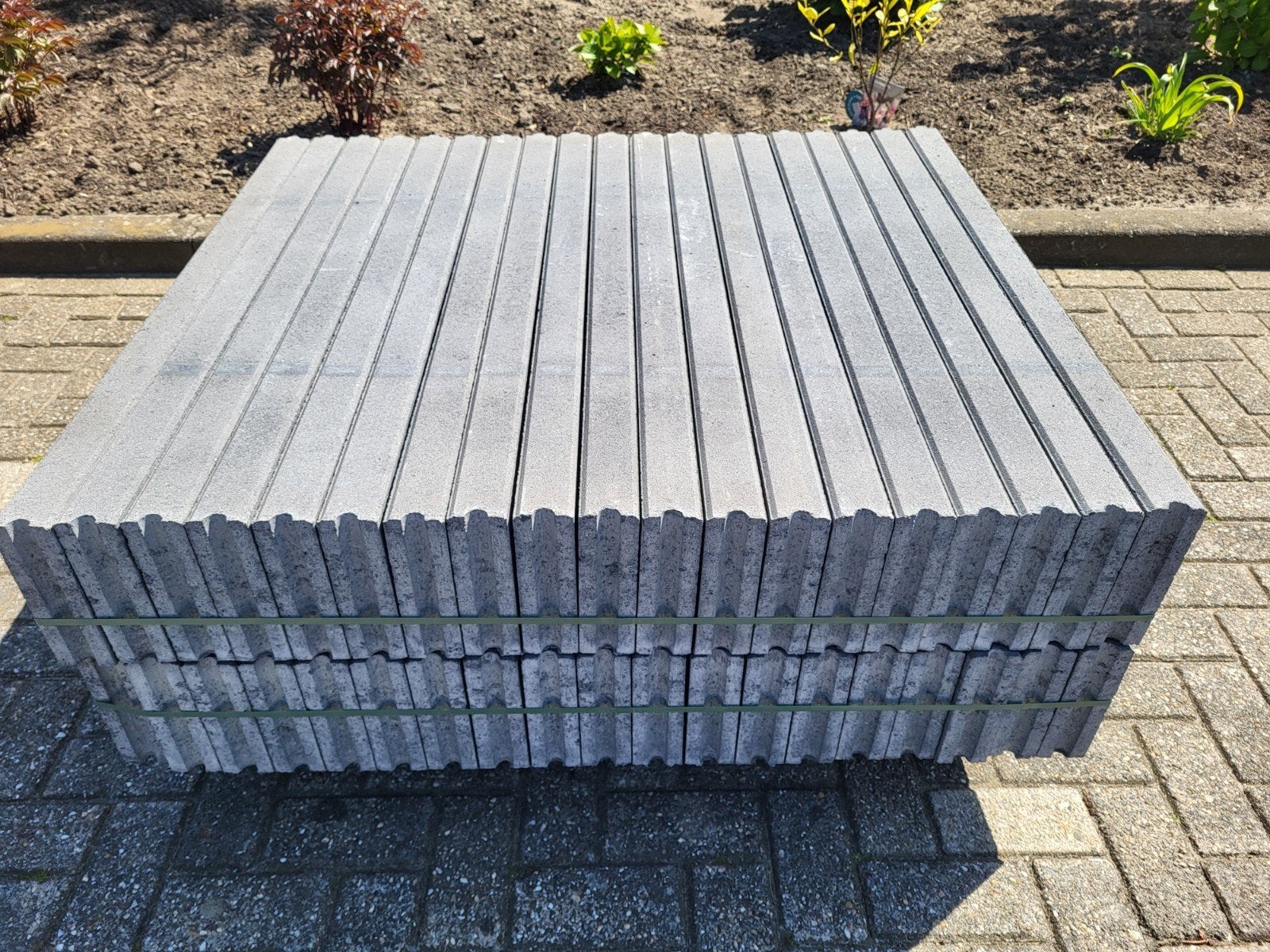 Opsluitbanden nieuw 6x20x100 cm. Grijs € 3,= per stuk., Ophalen, Nieuw, Overige materialen