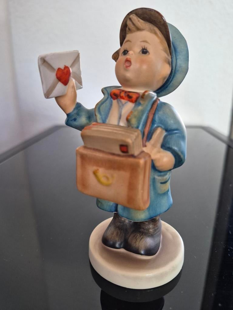 Hummel beeldje: Liefdesbode (Love's Messenger), Ophalen of Verzenden, Zo goed als nieuw, Hummel