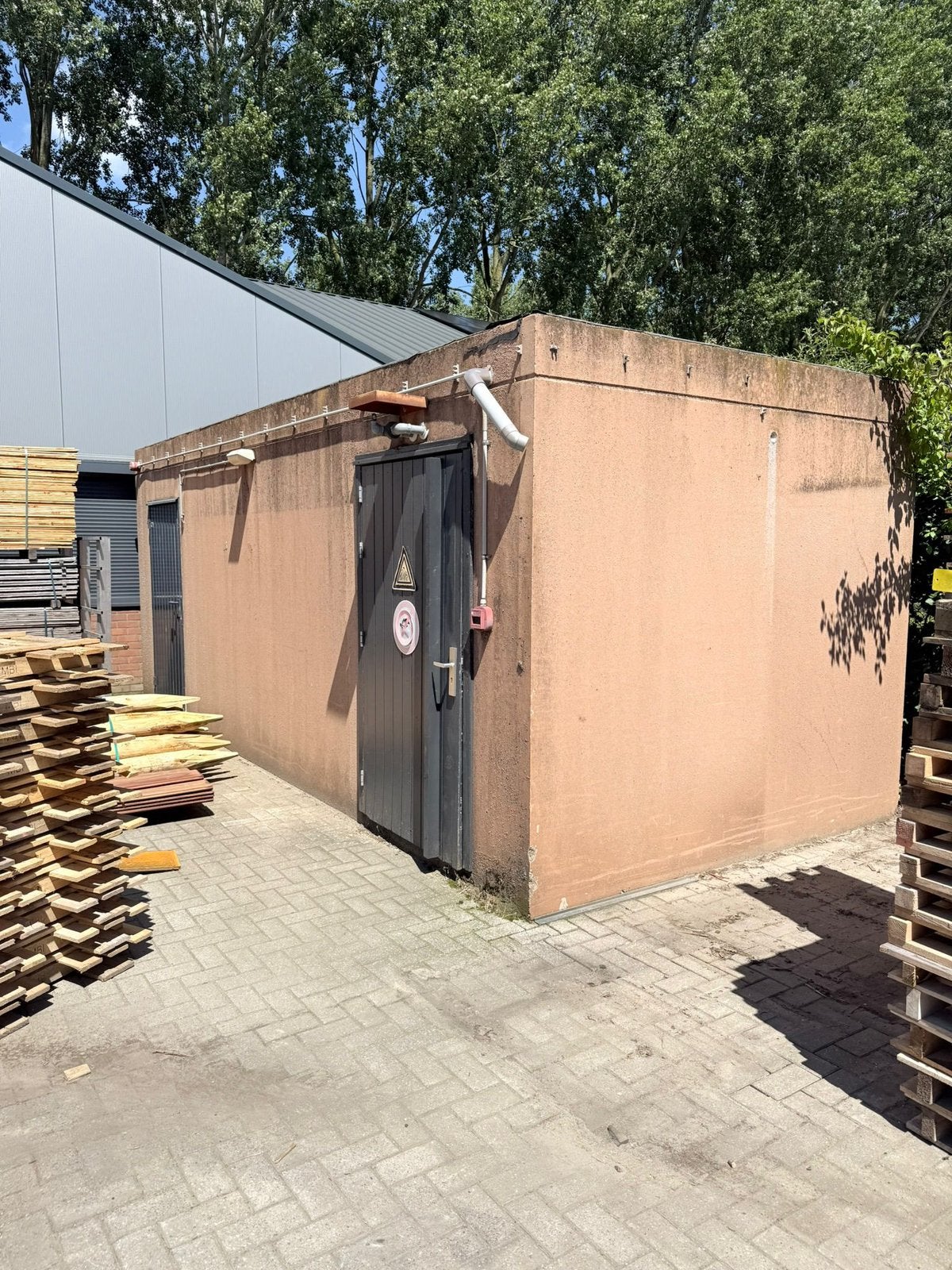Vuurwerk/gevaarlijke stoffen opslag, Ophalen, Nieuw