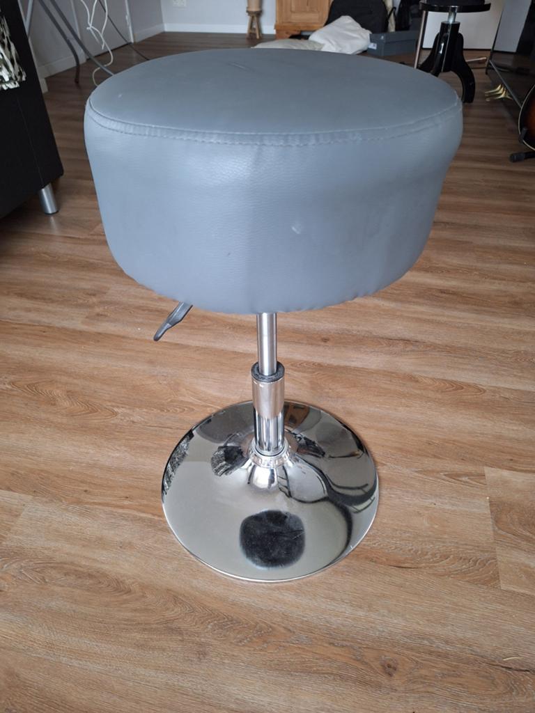 Lage kruk (hoogte verstelbaar), Huis en Inrichting, Barkrukken, Gebruikt, In hoogte verstelbaar, 60 tot 90 cm, Ophalen of Verzenden
