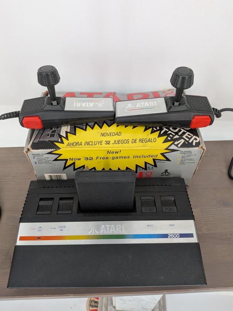 Atari 2600 Console + 2 Controllers + 32-in-1 Game | Vintage, Atari, Niet van toepassing voor dit product, Met 2 controllers, Niet van toepassing voor dit product