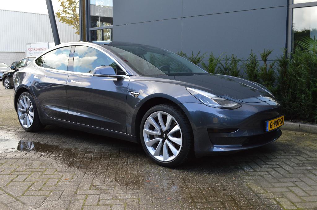 Tesla Model 3, Standard RWD Plus 87.1% SoH AUTOPILOT+19 INCH, Auto's, Automaat, Achterwielaandrijving, Elektrisch, Particulier