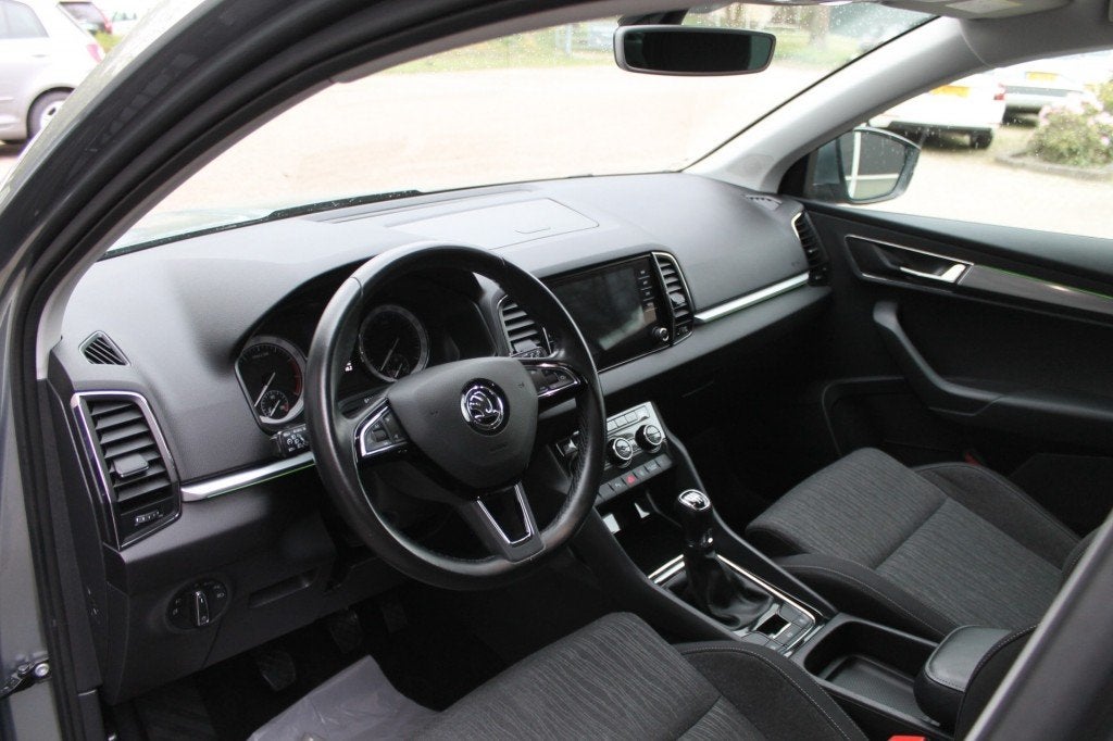 Skoda KAROQ 1.0 TSI BUSINESS EDITION, Voorwielaandrijving, Gebruikt, Euro 6, 116 pk
