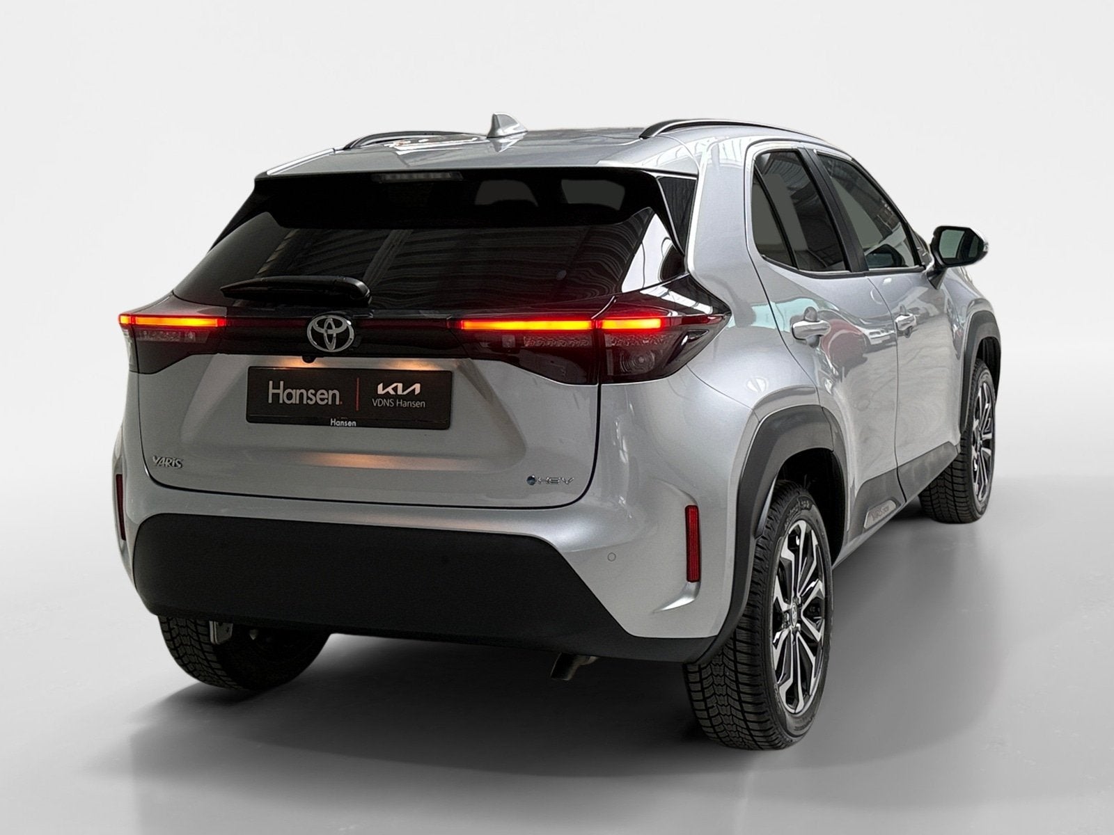 Toyota Yaris Cross 1.5 Hybrid 115 Dynamic I Stuur en Stoelve, Stof, Gebruikt, 750 kg, 1165 kg