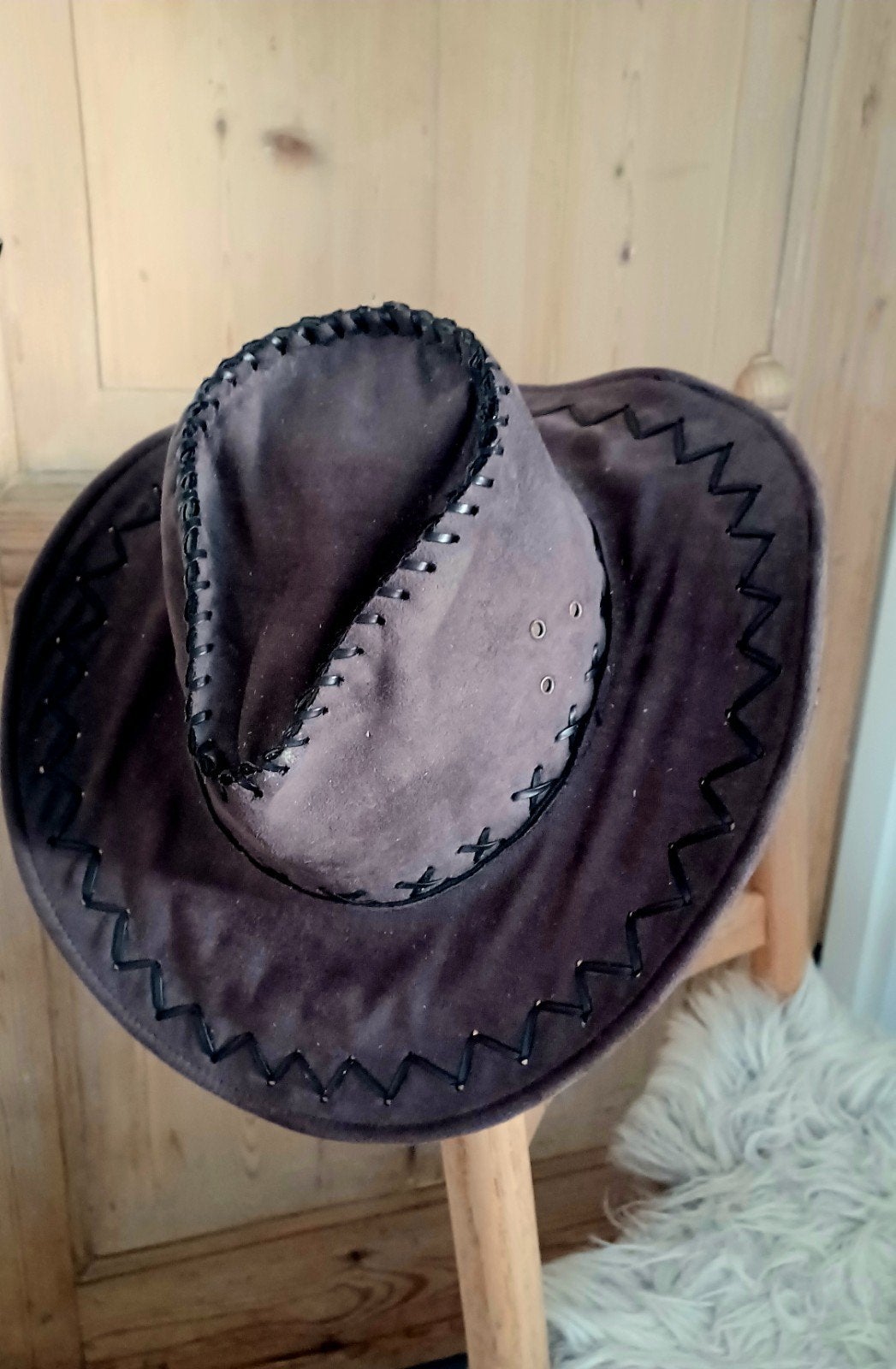 Bruine cowboyhoed, Hoed, One size fits all, Ophalen of Verzenden, Onbekend