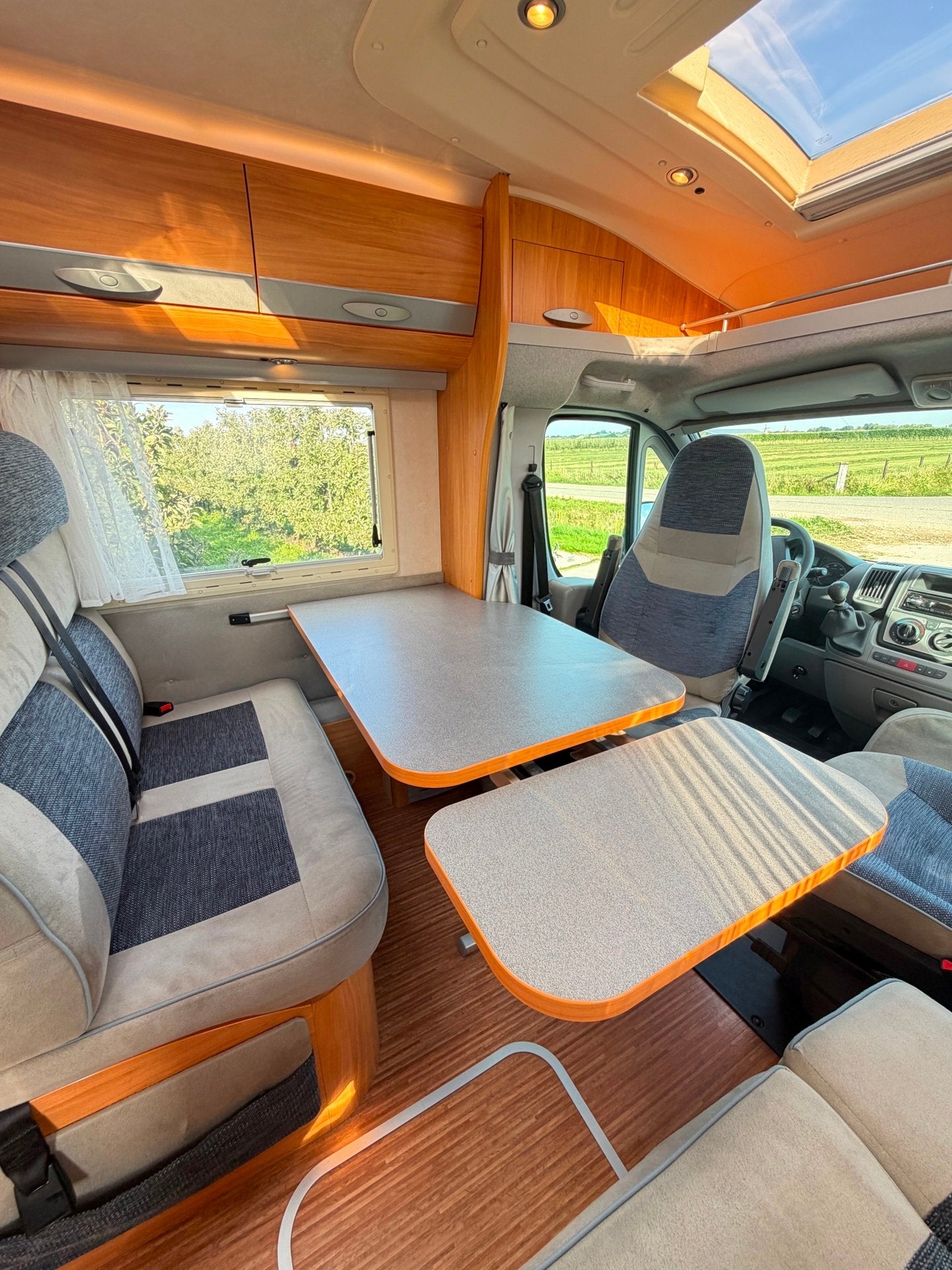Foto 9 van Adria Coral S 680 ST LUCHTVERING / AIRCO / OYSTER SCHOTEL +