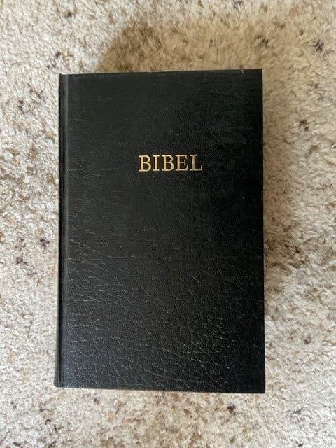 Fryske Bibel vertaling en útjéfte 1978, Gelezen, Ned,Bijbel genootschap, Ophalen of Verzenden, Christendom | Katholiek
