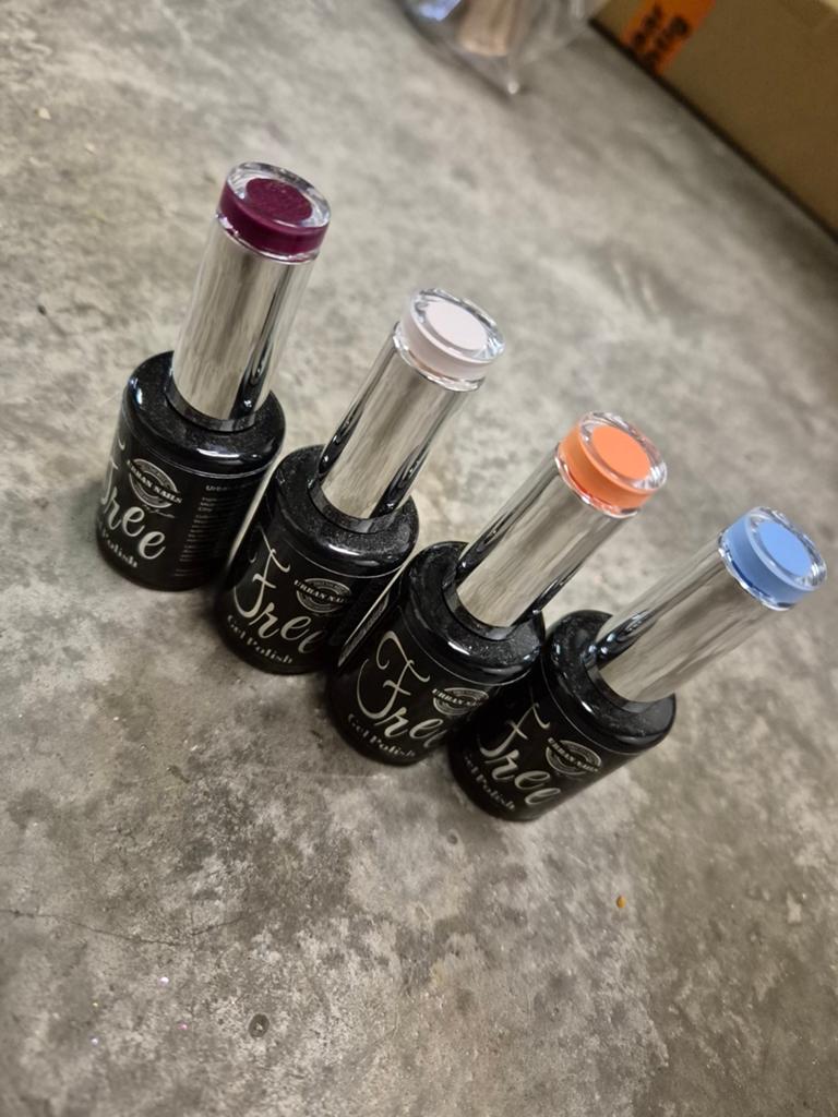 Nieuw 4x urban nails free gelpolish tpo& hema vrij (pakket1), Overige kleuren, Nieuw, Ophalen of Verzenden, Handen en Nagels