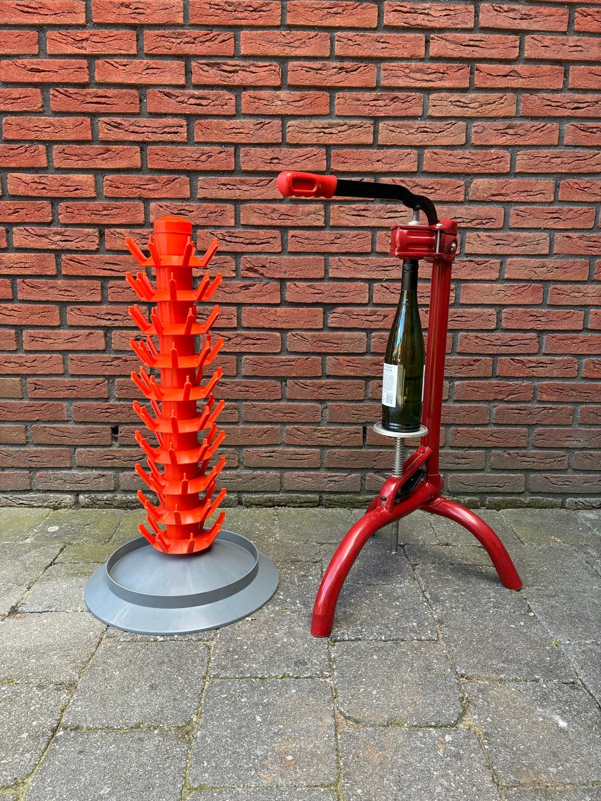 Wijnkurkapparaat en wijnflessen droogrek, Hobby en Vrije tijd, Ophalen, Gebruikt