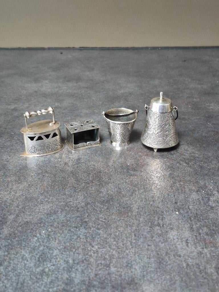 4 zilveren miniaturen zilver gemerkt, Ophalen of Verzenden, Zilver