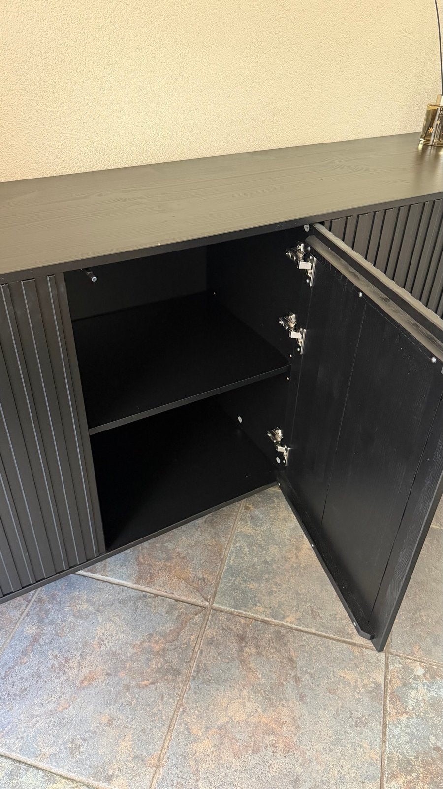 Zwart dressoir met lattenfront - 200 cm breed, Huis en Inrichting, Ophalen, Gebruikt, 150 tot 200 cm, 25 tot 50 cm