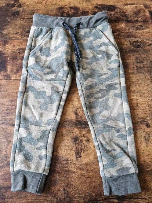 Groene leger joggingsbroek Maat 92 h3, Broek, Zeeman, Gebruikt, Onbekend