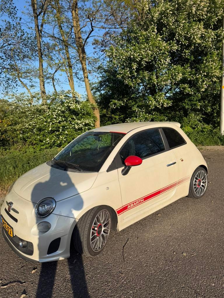 Fiat 500 1.4 Abarth  Wit/cream, Voorwielaandrijving, 15 km/l, 40 €/maand, 4 cilinders