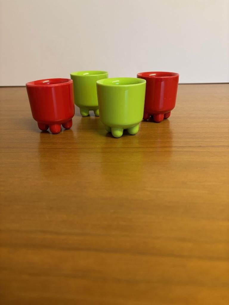 4 plastic eierdopjes, Overige materialen, Overige typen, Ophalen of Verzenden, Zo goed als nieuw