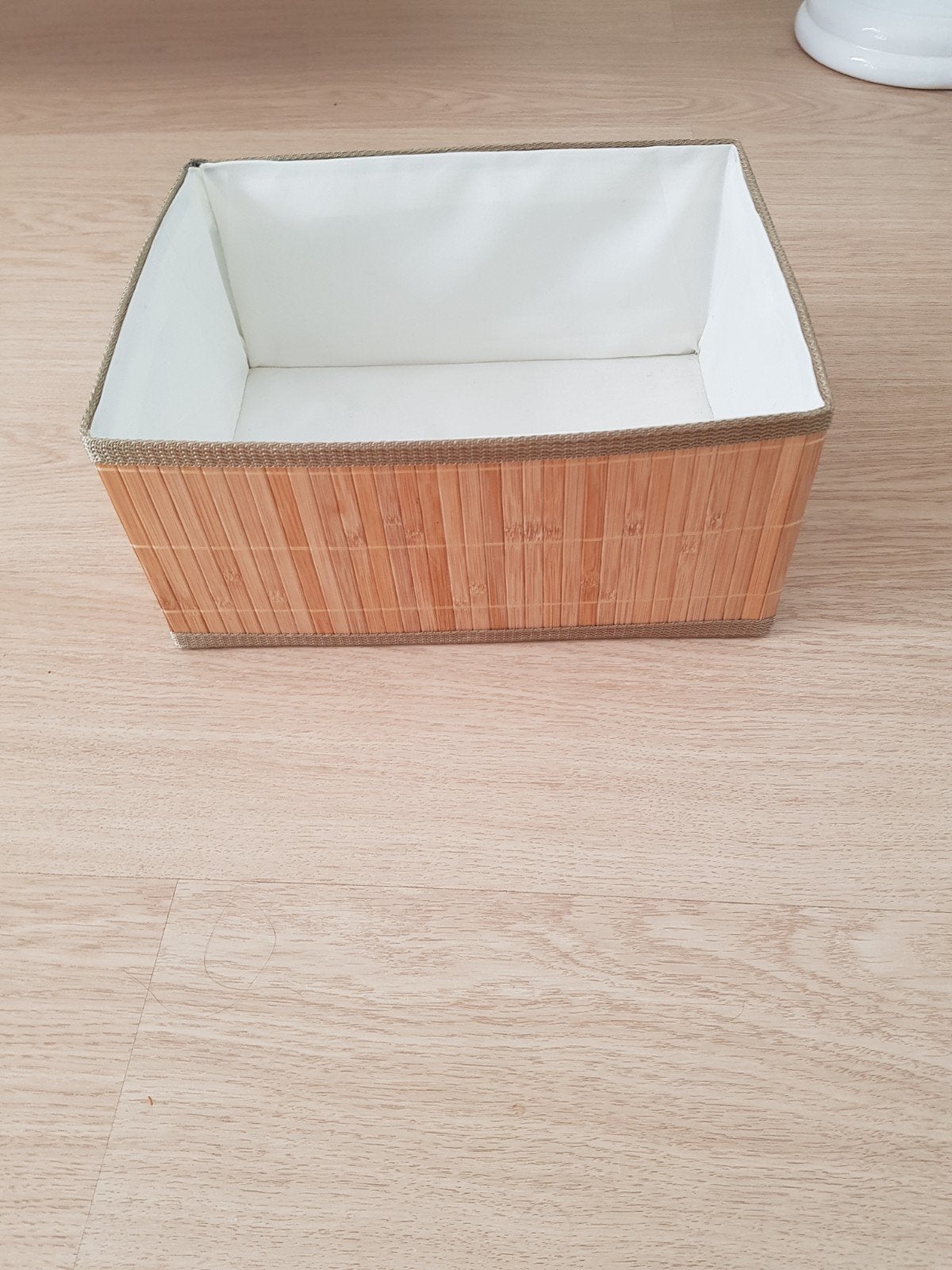 Mooie mand, Huis en Inrichting, Woonaccessoires | Schalen en Manden, Mand, Rond, Ophalen of Verzenden, Zo goed als nieuw
