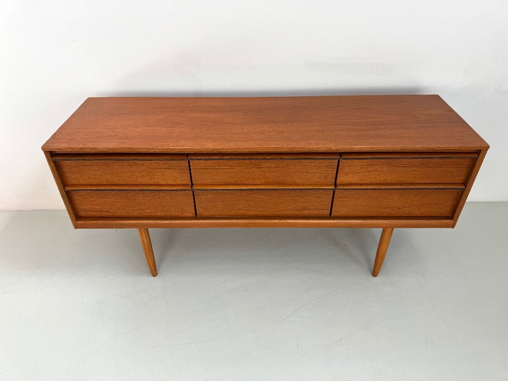 Vintage dressoir Austinsuite., Huis en Inrichting, Ophalen of Verzenden, Zo goed als nieuw, 25 tot 50 cm, 150 tot 200 cm