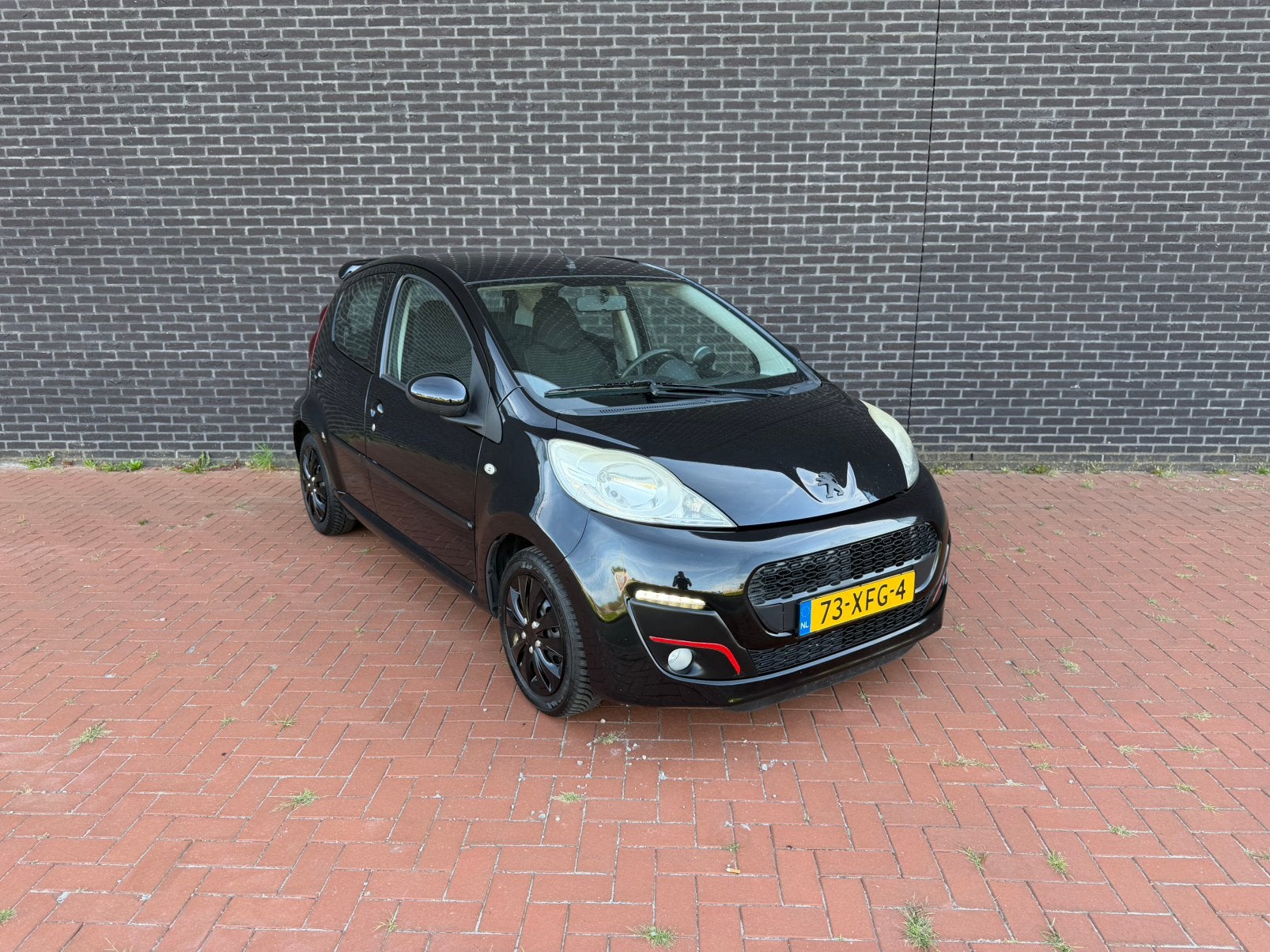 Peugeot 107 1.0 12V 5DR 2012 Zwart (Nieuwe apk), Auto's, Voorwielaandrijving, 4 stoelen, Origineel Nederlands, Handgeschakeld