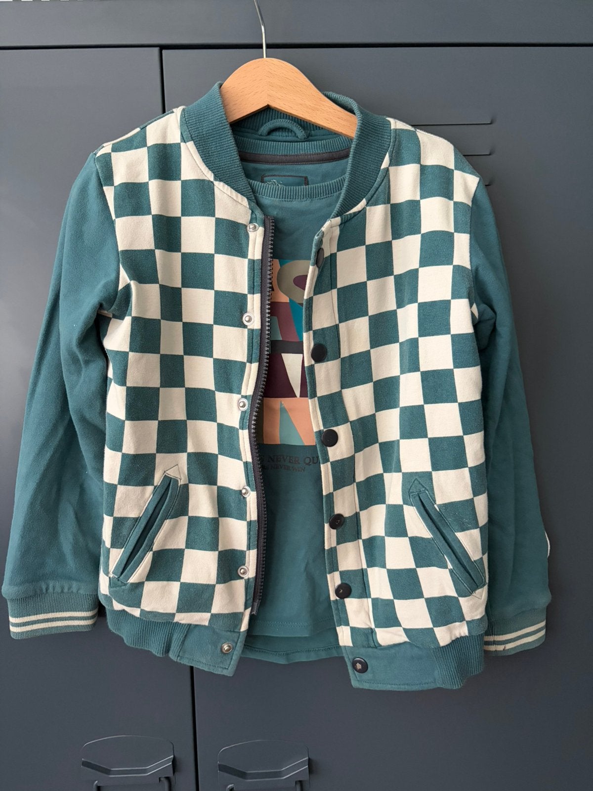 Z8 vest en shirt 122/128, Kinderen en Baby's, Kinderkleding | Maat 122, Ophalen, Zo goed als nieuw, Jongen, Trui of Vest