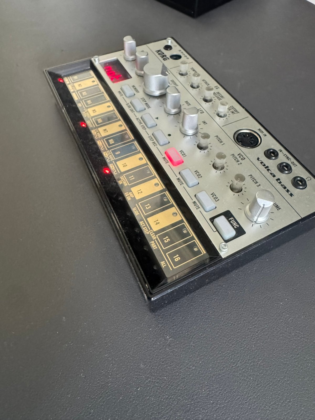 Korg volca bass, Muziek en Instrumenten, Synthesizers, Ophalen of Verzenden, Zo goed als nieuw, Overige aantallen, Korg