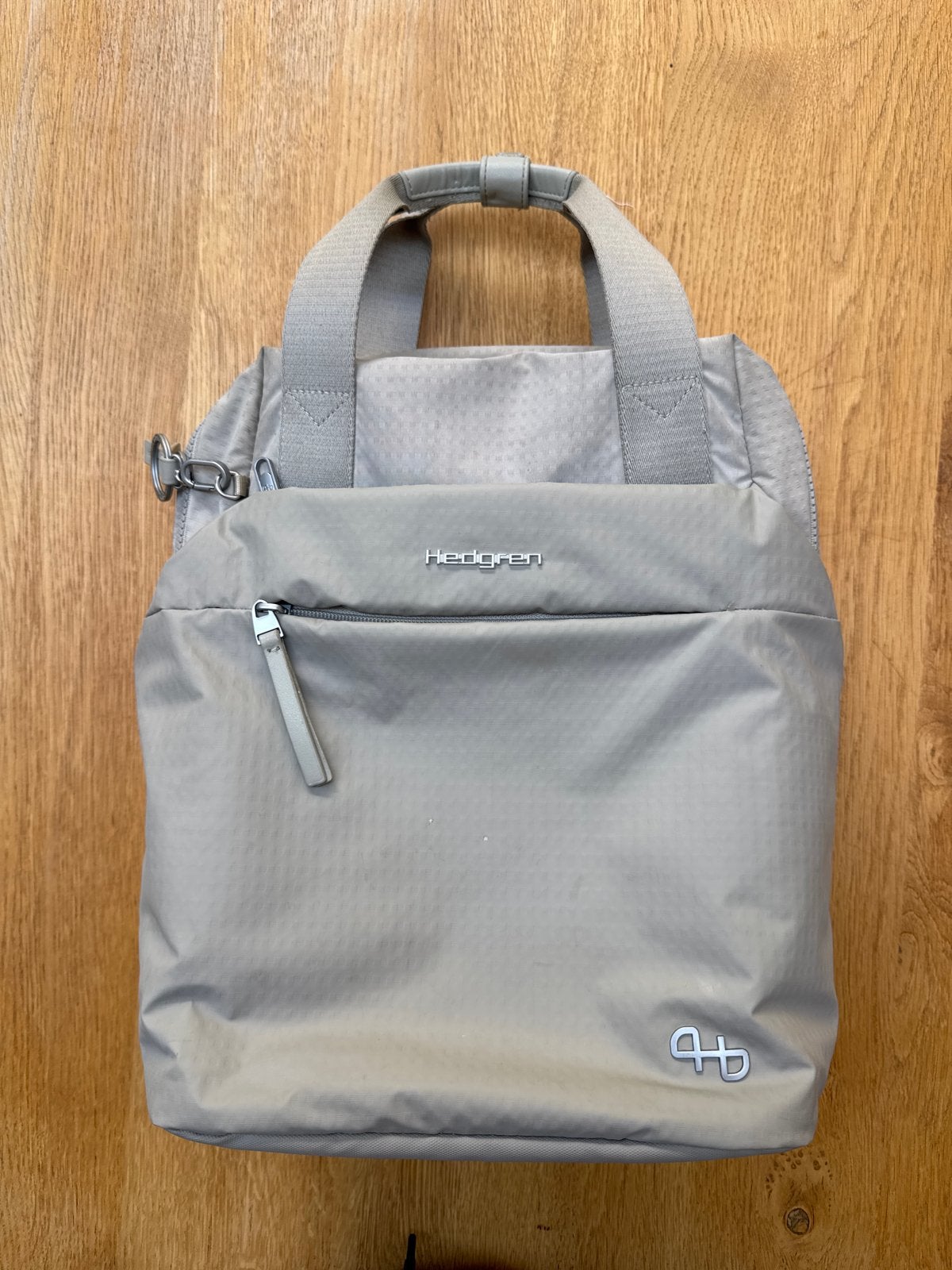 Hedgren rugzak/schoudertas met regenhoes Pussywillow grey, Overige merken, Gebruikt, Ophalen of Verzenden, Minder dan 25 cm